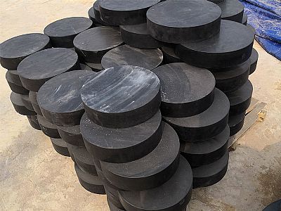 神农架板式橡胶支座由若干层橡胶片与薄钢板经加压硫化